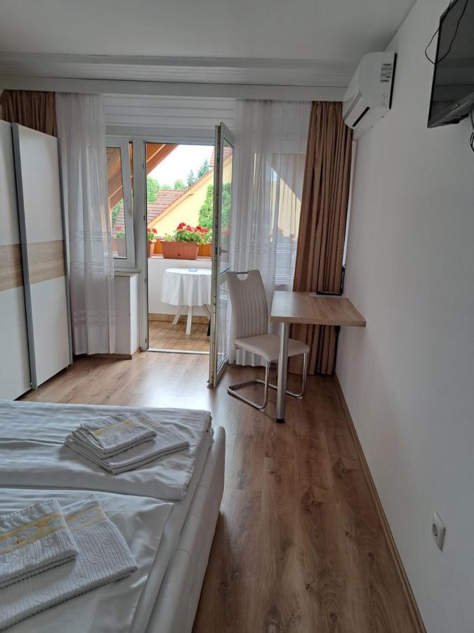Emma Apartman Harkány Buitenkant foto