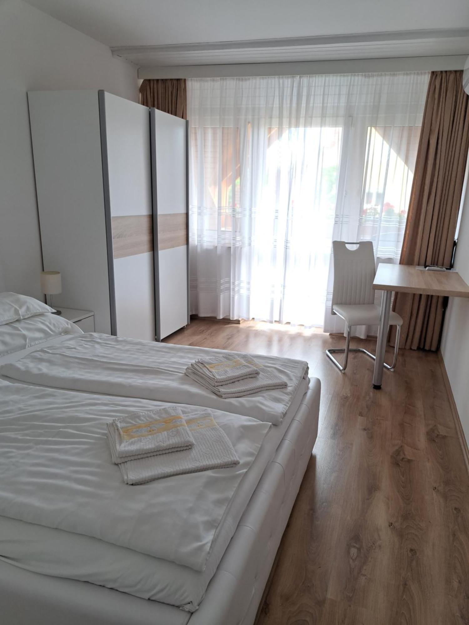 Emma Apartman Harkány Kamer foto